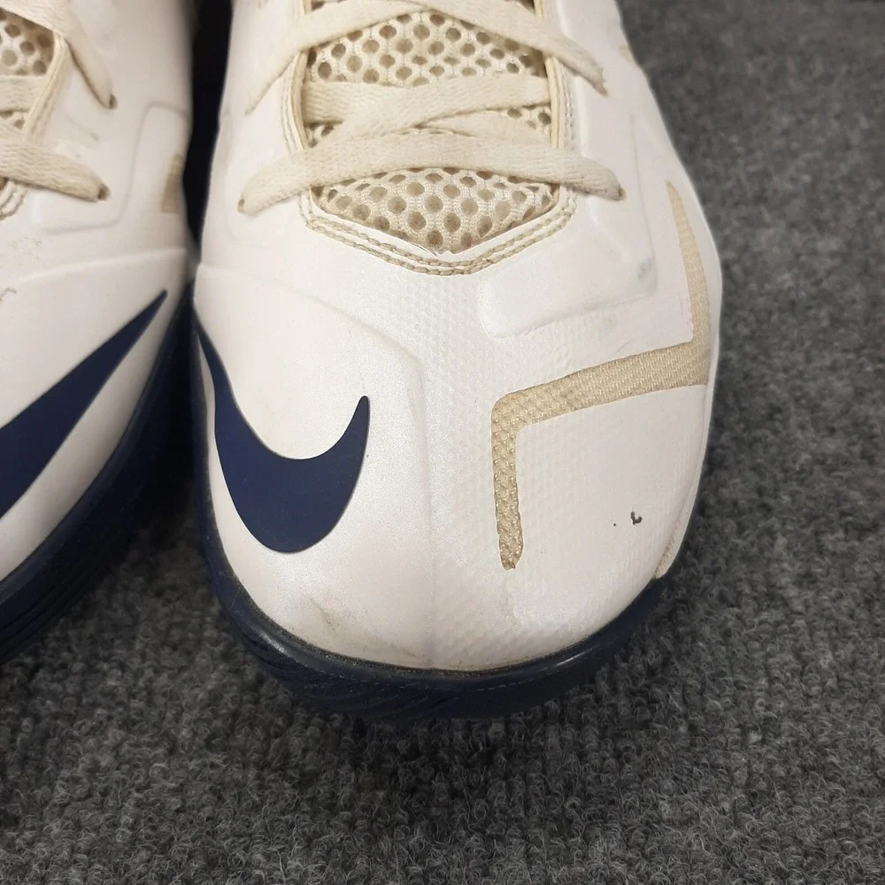 Nike LeBron James White Navy Blue Size 15 US Mens 599263-101